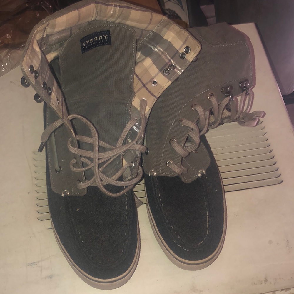 Sperry folding shoes